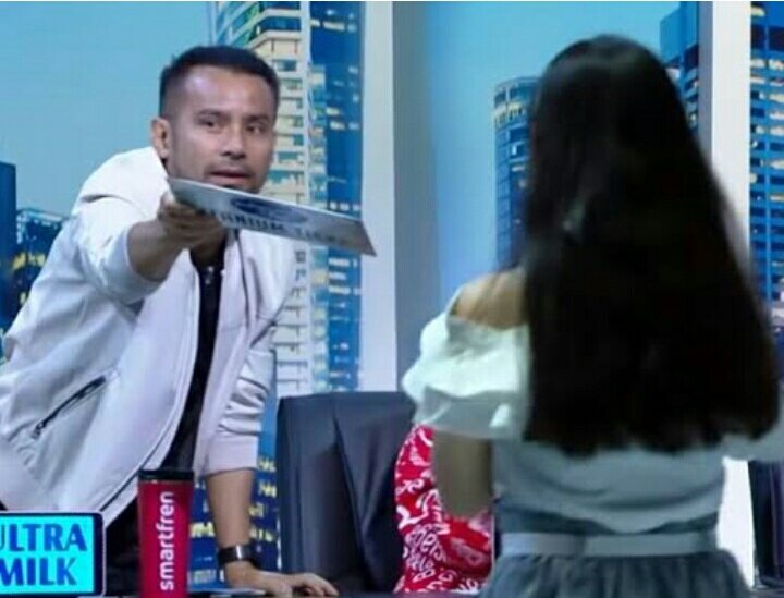 Bunda_Enta's tweet photo. Berkat Bang Judika memberikan titanium tiket pada @initiaraandini tiara bisa maju ke babak babak selanjutnya sampai akhirnya masuk Grand Final dan menjadi Runnel Up Indonesian idol #TerimaKasihJudika https://t.co/qfB84rtQDs