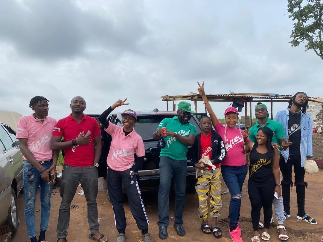 RacheltheP's tweet photo. Rachel the PIPER FOUNDATION team set for our covid-19 outreach in Ungwan Gwari- Kawo Kaduna.We will give out foodstuff and face masks.Partner as your brand will enjoy publicity on our media packages. To partner, please get in touch here or send a Whatsapp message to 07058097904 https://t.co/GgKZ4gQtT7