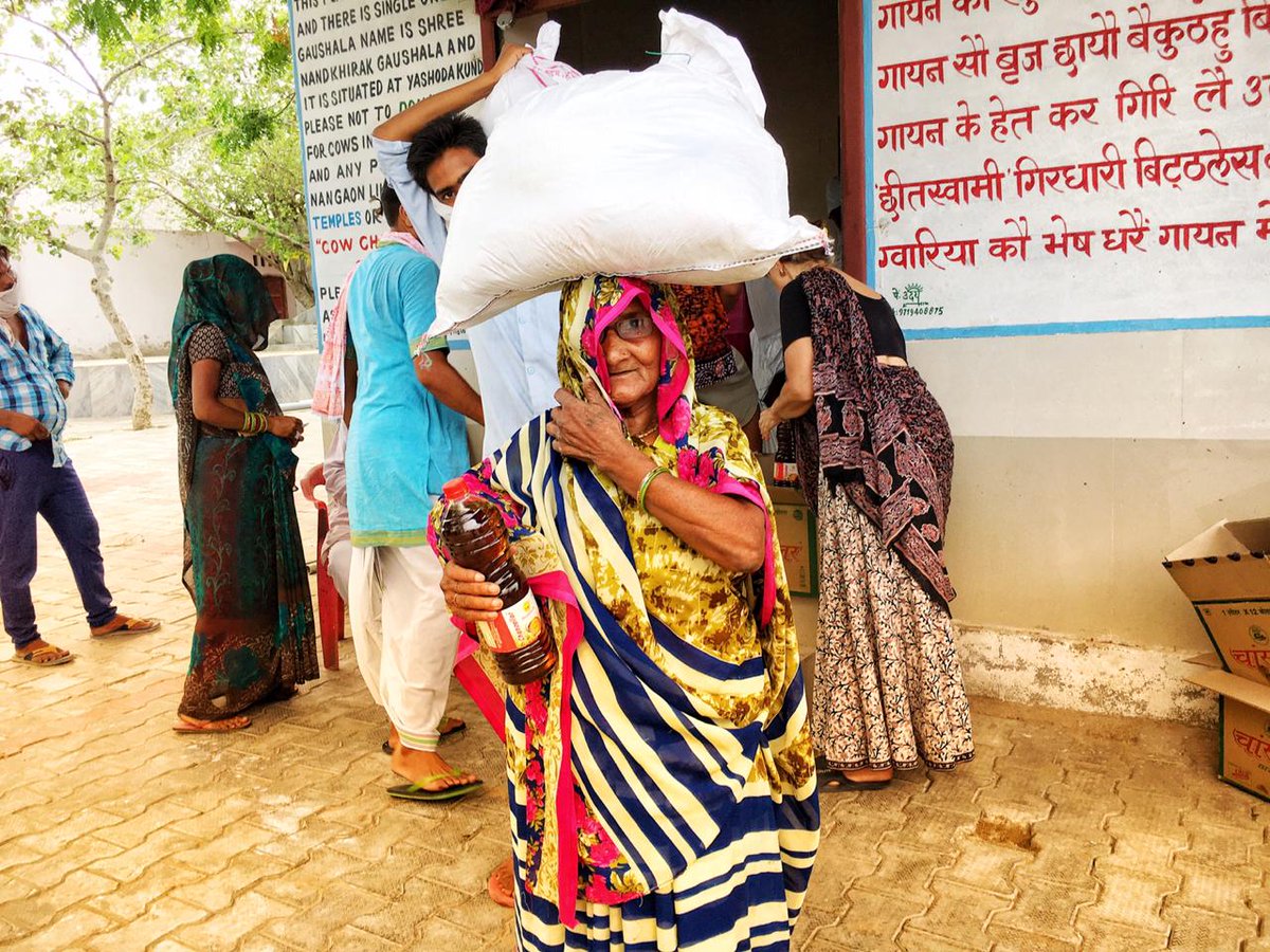 FFLVIndia's tweet photo. Sharing a few pictures of Ration Distribution at Braj Villages
#rations #donate #lockdownextension #Covid_19 #coronavirus #CovidRelief #support_needy #help_poor
#hunger #food #braj #feed_hungry #Vrindavan
Read more : https://t.co/1zv0kdk4Ja https://t.co/5KUaqtgmWh