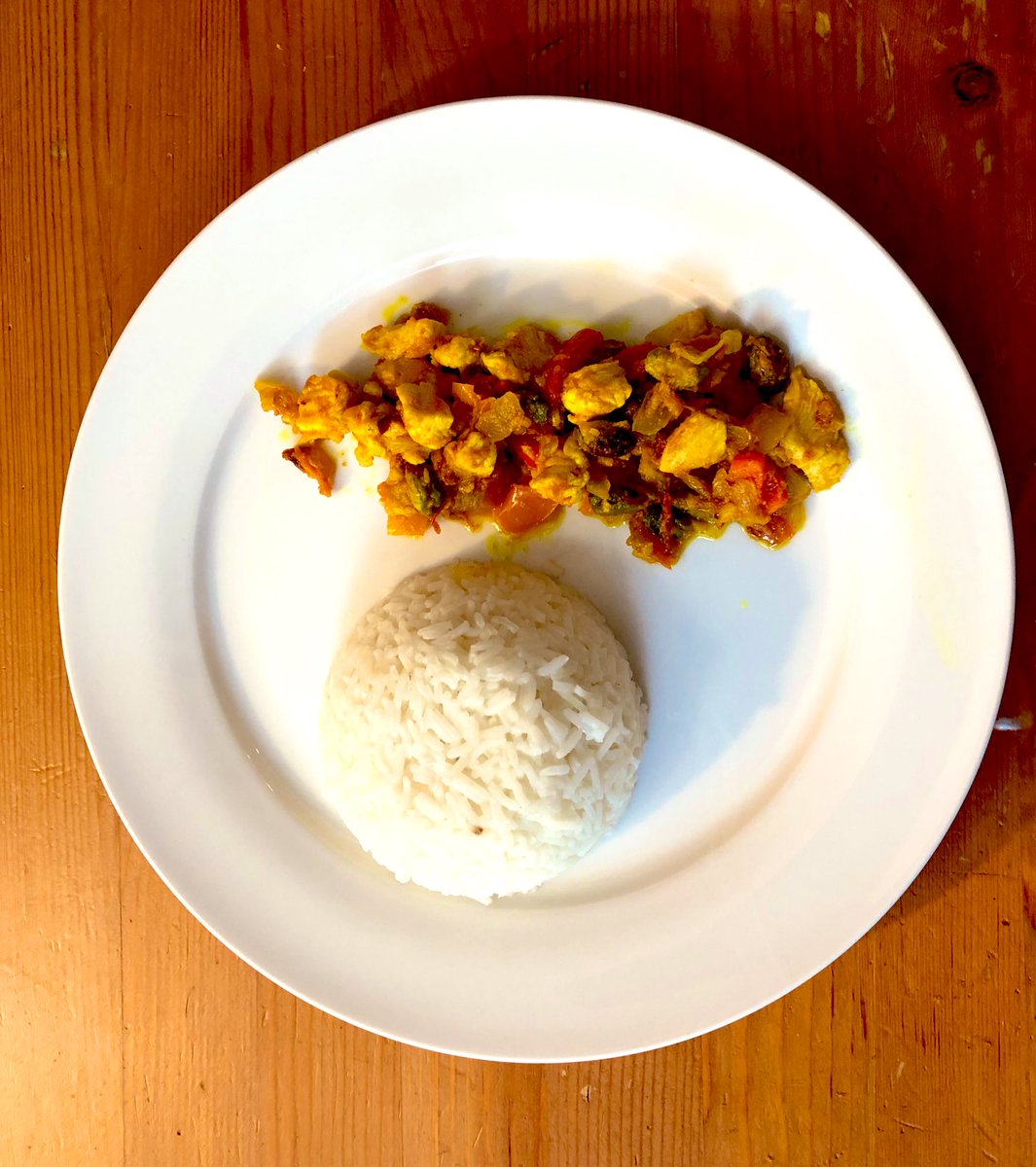 Que_pique's tweet photo. Un viaje desde Saint-Orens a New Mexico. Pollo con pistachos a la 🔥 Carolina Reaper 🔥, para despedir a nuestro chico @jaimegf_ . Te echaremos de menos amigo! Un fuerte abrazo #quepique #hotfood #spicy #picante #aupair https://t.co/fISTzw8hUq