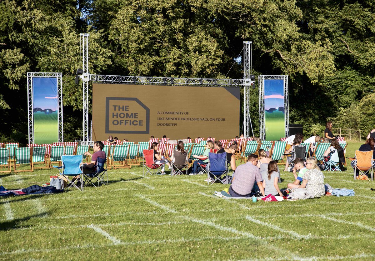 homeofficetring's tweet photo. Such a thrill seeing #TheHomeOffice on the big screen at #Chilfest Outdoor Cinema! Theyβre screening movies in #Tring every Fri/Sat/Sun through to mid-Sept π¬πΏ
#supportlocal #shoplocal #TringCommunity #homeiswheretheheartis https://t.co/HDky4dW0eB