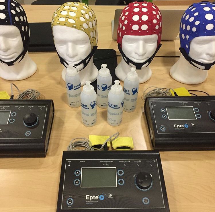 ¡Seguimos aprendiendo! Hoy de la mano de @elecPercutanea y <a href="/ValdesusoNMP/">Raúl Valdesuso</a>. Estimulación transcraneal por corriente directa