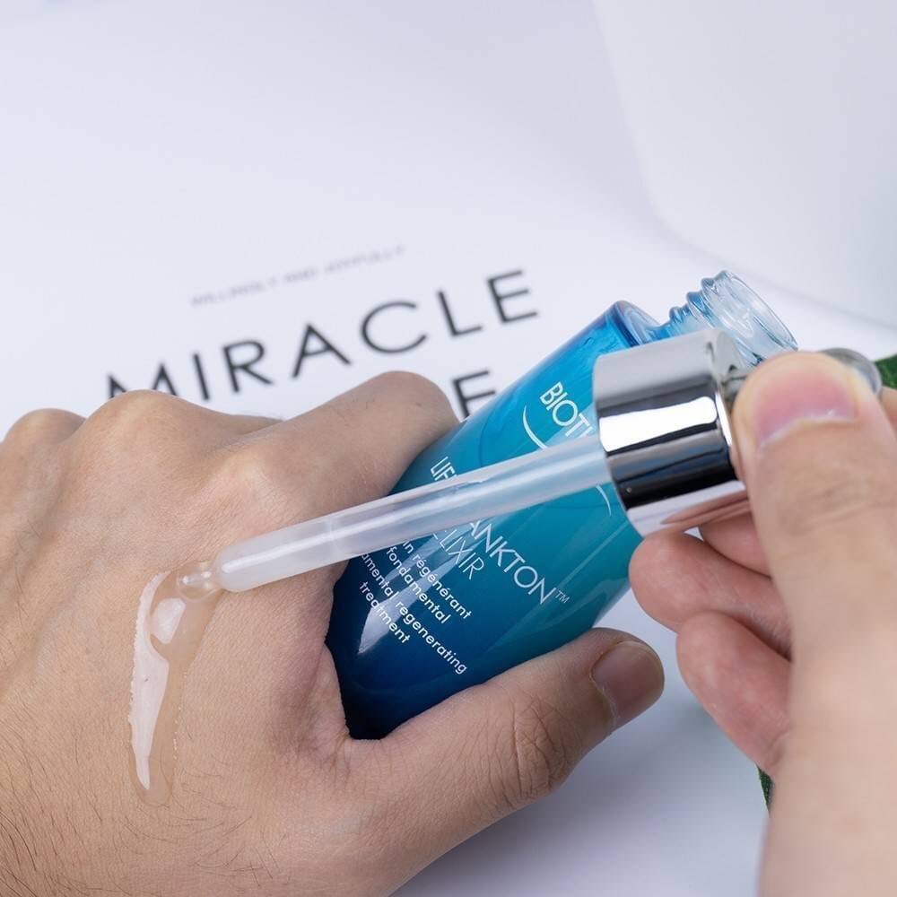 MakeMeBeau_C's tweet photo. Biotherm Life Plankton Elixir 50ml 

ราคาปกติ  2,900
ราคาขาย 2400.-
Ems 60

#ไบโอเธิร���ม #ไบโอเดิร์ม #เซรั่มไบโอเธิร์ม #biothermthailand #biotherm #biothermlifeplankton #biothermlifeplanktonelixir #biothermserum https://t.co/48g7478dri