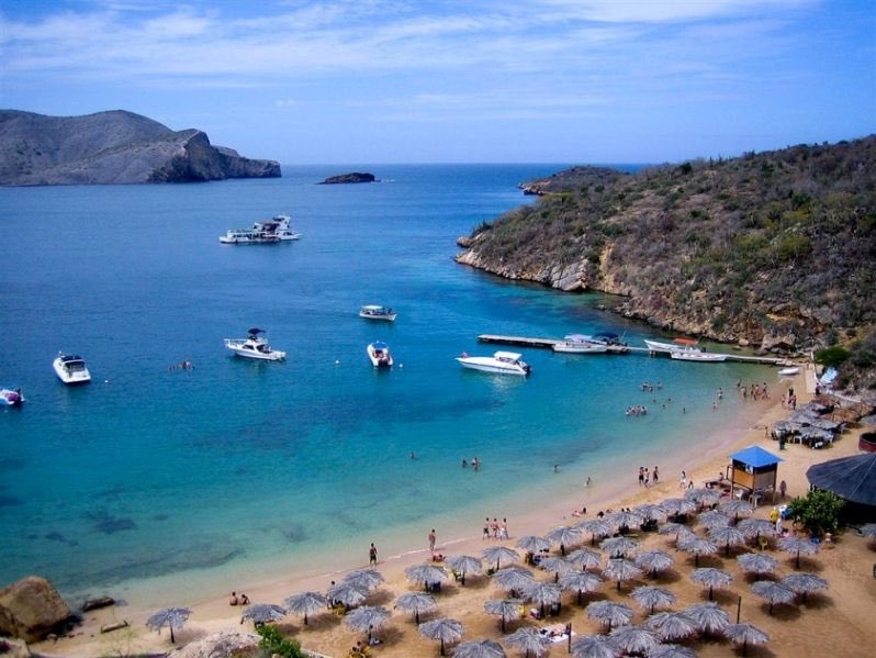GianlucaCoccon1's tweet photo. Playa el Faro es como se le conoce correctamente, ubicada en la isla Chimana, Parque Nacional Mochima...VENEZUELA 🇻🇪🇻🇪🇻🇪🇻🇪🇻🇪🇻🇪🇻🇪🇻🇪🇻🇪🇻🇪🇻🇪🇻🇪🇻🇪 https://t.co/ymMAxrQy2l
