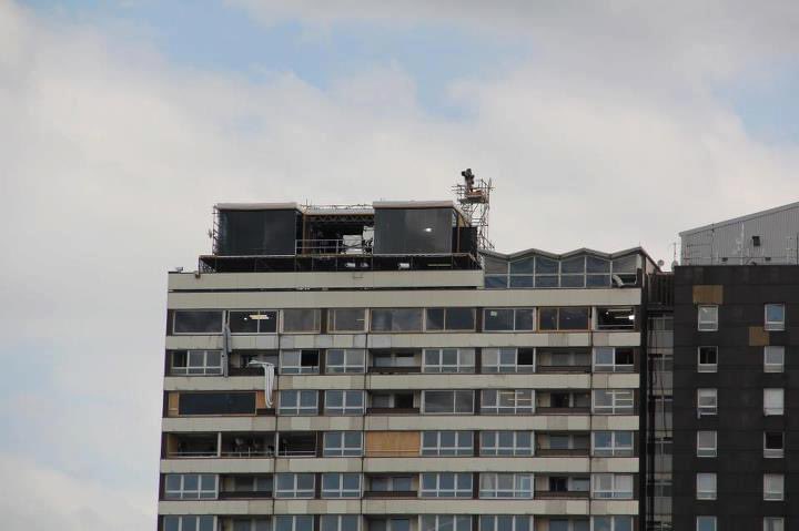 GuyStock's tweet photo. @chrisckmedia @Rob_scar This glorious tower block. #LundPoint https://t.co/pWgmP9Enzd