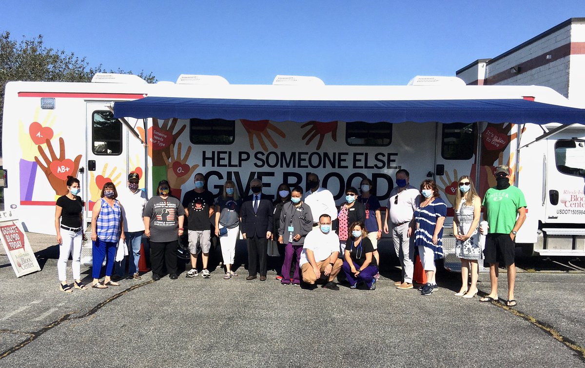 If you’re able to today, please consider stopping by the blood drive hosted by the #RIDP Veterans and Military Families Council at the <a href="/RIDemParty/">Rhode Island Democratic Party</a> headquarters at 200 Metro Center Blvd in #Warwick. The #Bloodmobile will be here until 2pm!