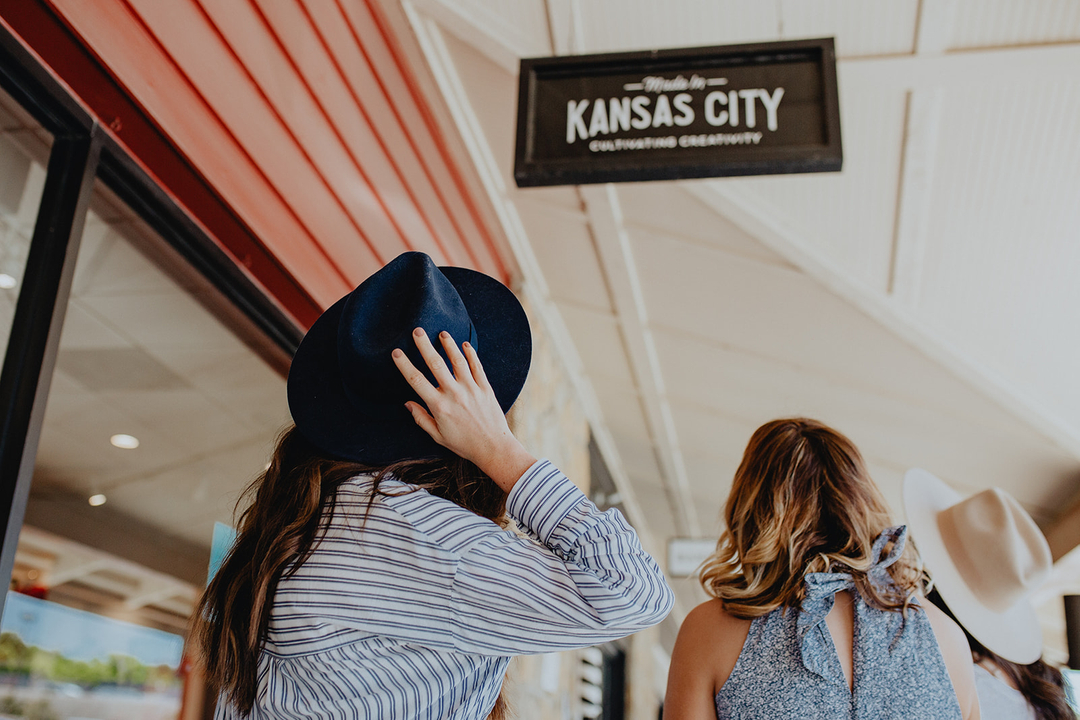 Grab your shopping date and head to our shops. We're open 10am til 7pm.
#madeinkc #shoplocal
📸: <a href="/corinth_square/">Corinth Square</a>