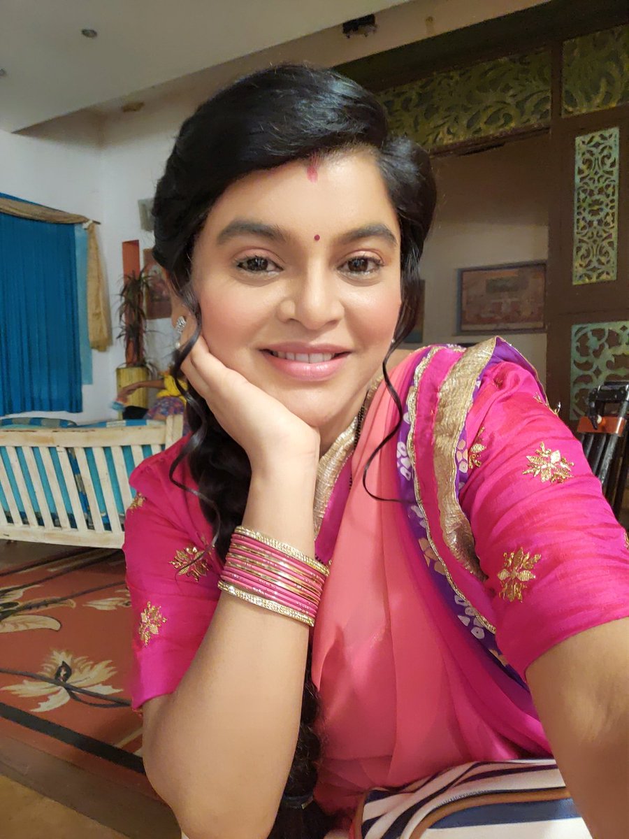 SaeeBarve's tweet photo. #InbetweenTheShots 🎬
#LaxmiSadaivaMangalam #ColorsGujarati #SaeeBarve https://t.co/Utt7jR4IcS