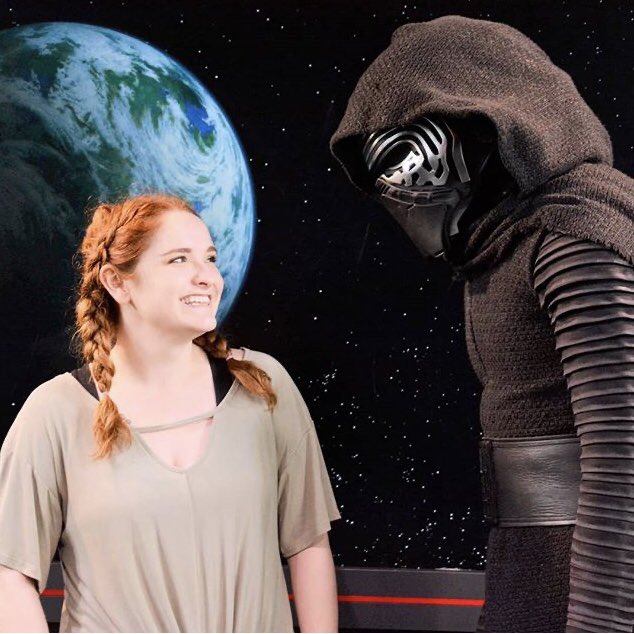 New Episode Alert 🚨 It’s Kellie’s birthday! 🥳 In this episode Kellie’s spilling the tea on her favorite painting, why she loves Ben Solo so much, and why you can’t always trust a fart 💨  #disneypodcast #distwitter #disneyalumni #merryunbirthday