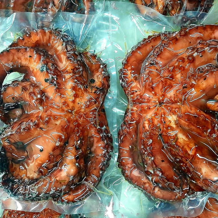 freskaderia's tweet photo. Pulpo preparado🐙. 
-
Solo tienes que colocarlo, sin sacar de su empaque, en agua a 70°C (agua caliente, no hirviendo) durante 8 minutos, listo puedes sacarlo del empaque y servirlo🙌🏻.

¡Visítanos en nuestra Freskaderia 🌊!

#Freskaderia #TiendaDelMar #Pedidos #Pulpo https://t.co/cgcPCpkIyC