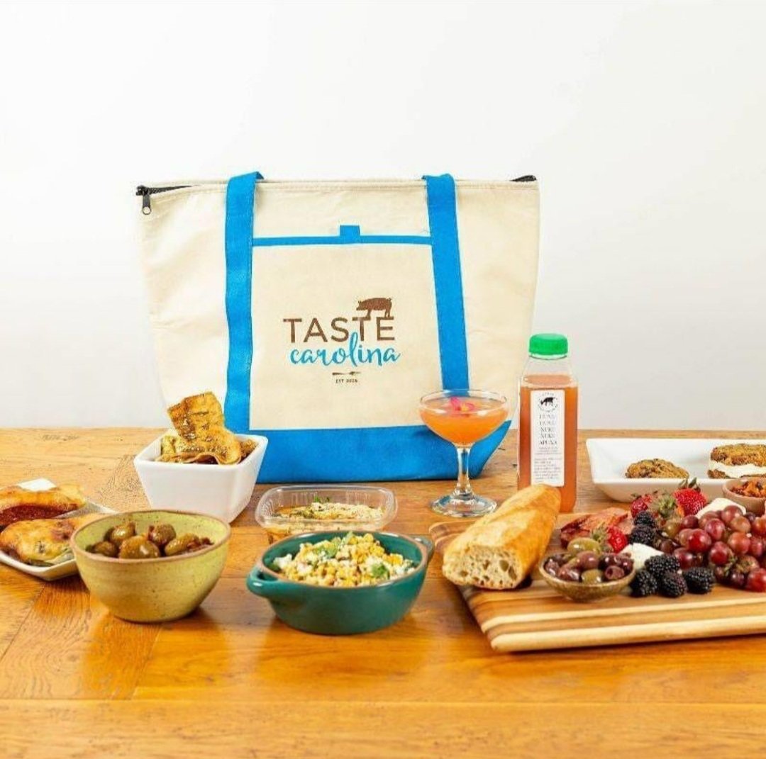 NikSnacks's tweet photo. .@TasteCarolina has newly launched City Boxes with selected tastings from a sampling of downtown restaurants and food shops in #Raleigh #Durham #Wilmington #Greensboro
Picking up mine in #dtgso today!
https://t.co/YuvGSSzh3m
@machetegso @fgspirits @ChezGenese
LOOK AT THE BAG! https://t.co/9p0ssnzOGZ