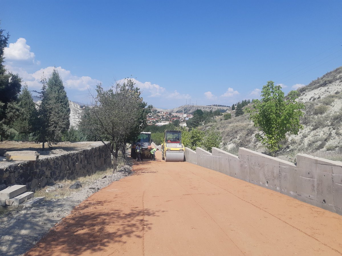 ASefligi's tweet photo. - Şehir Mezarlığı Asfalt Atımı Öncesi Mekanik Serim Çalışmasına Devam Ediyoruz 
- Muhtelif Cadde Ve Sokaklarda Asfalt Bakım Onarım Çalışması Devam Ediyor 
@atila_celik06 @haliltuncay06 @erolguler06 https://t.co/bMqxWds0lF