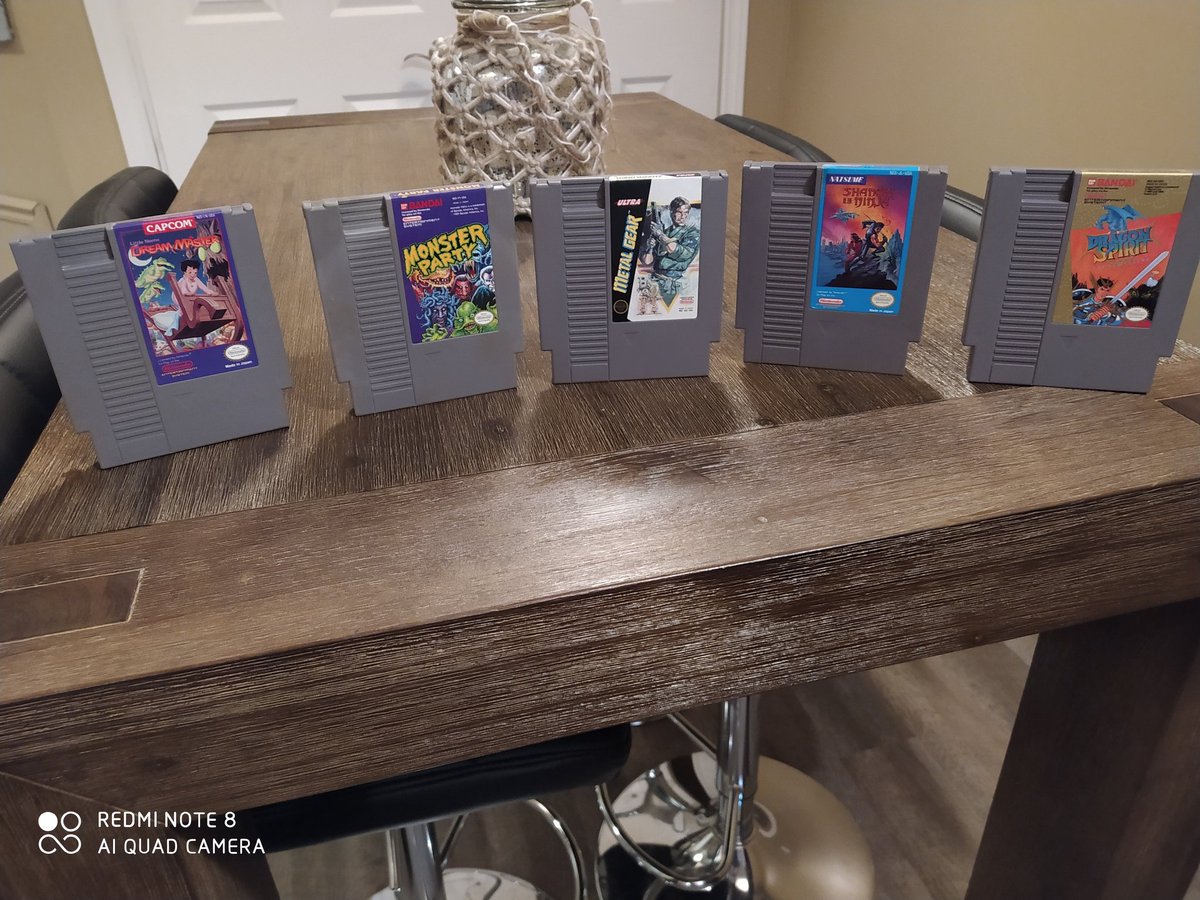 AyDeee10's tweet photo. Added a handful of good ones to the collection today! Which one is your favorite of the pickup? #retrogamer #NES #gaming https://t.co/Wo4iqqPEz0