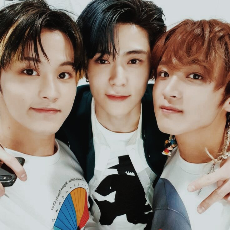 sunhkisses's tweet photo. • Keluarga Dadakan

"Jagain aja dulu, seenggaknya sampai orang tuanya nyariin."
—jaehyun au. https://t.co/gnroUfAeGk