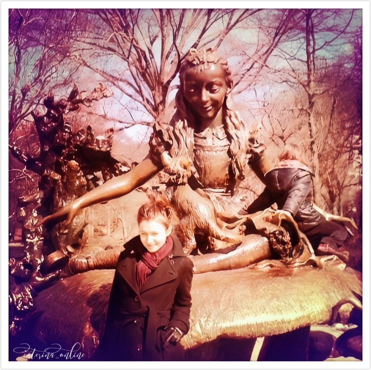 Caterina_Online's tweet photo. Happy #Caturday! Throwback to February of 2011, when Caterina posed by the Alice in Wonderland statue in Central Park. Itโs an Alice with an Alice. We love it! โฅ๏ธ๐๐ป
@caterinatweets #SyFyAlice @GreysABC #GreysAnatomy https://t.co/ltOfbmiJ9V