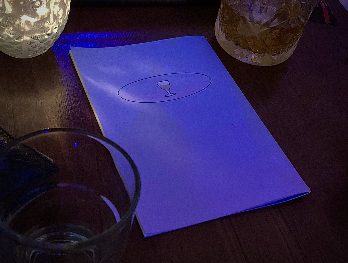 iojipop's tweet photo. <meet me at the bar>는 레즈비언 당사자 또는 여성 커플이 운영하거나 여성 전용 공간으로 꾸며진 서울의 바 네 곳의 인터뷰를 모은 소책자입니다. 바의 위치와 휴무일, SNS 계정 등의 정보가 포함되어 있습니다🍷 
https://t.co/y8gumPxuK3 https://t.co/NmTNSH8AdH