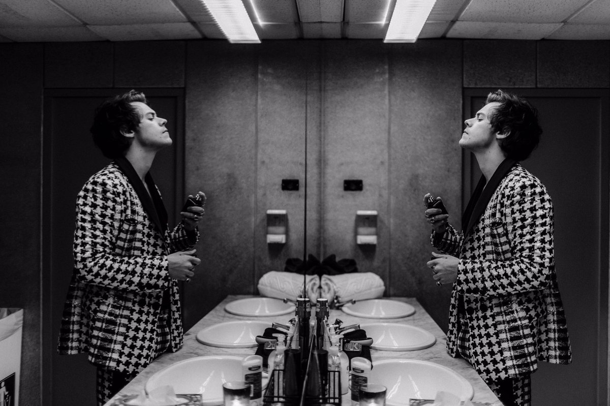 🍉Harry Styles Tabacco Vanille Giveaway🍉
 
There will be 1 winner 
To Enter: 
- Retweet &amp; Like 
- Follow me, <a href="/synz_leg1t/">SynZ Leg1T</a> &amp; <a href="/akaAced/">akaAced</a> 
-International! 
- Remember To TPWK
Ends In 1 Week ! Good Luck💖