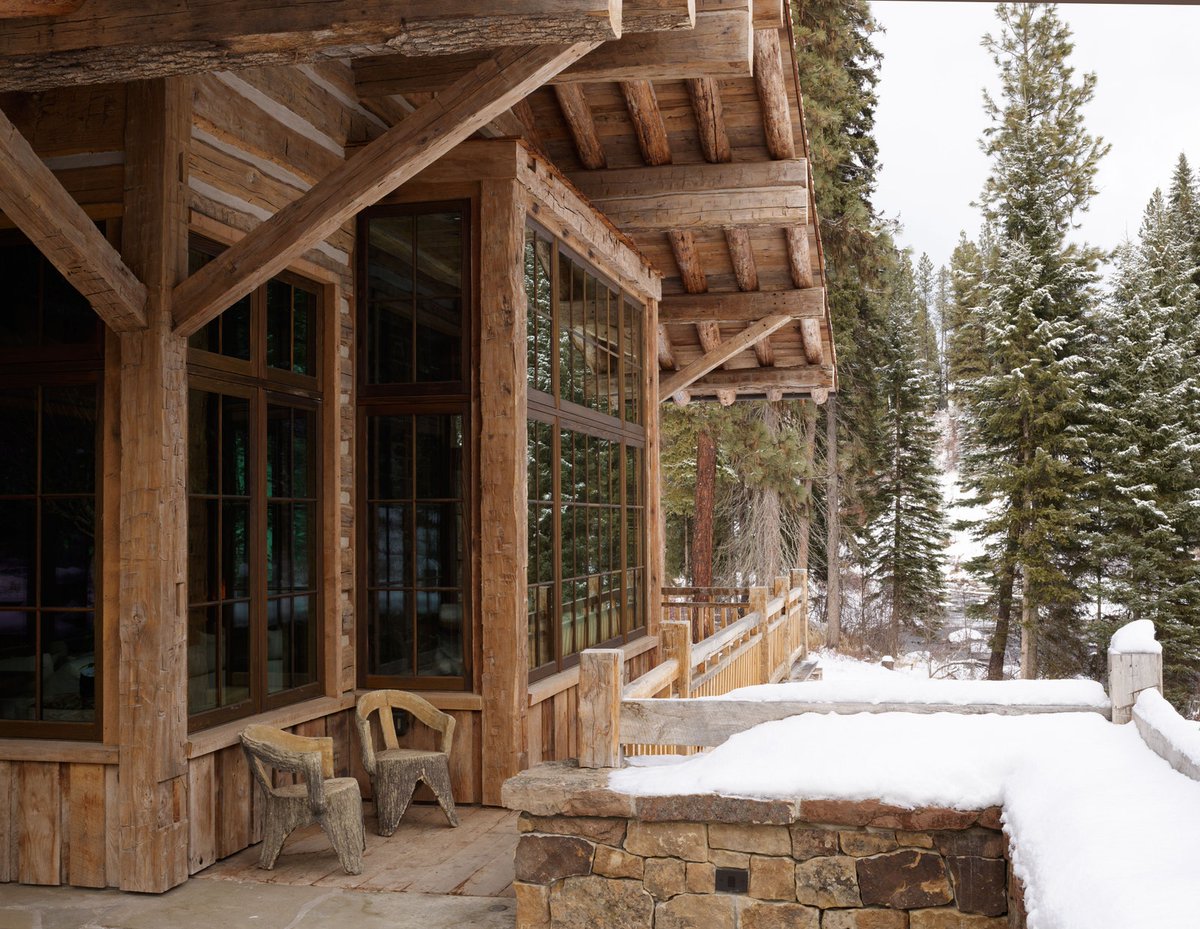 ArchDigest's tweet photo. Inside Aaron Paul's rustic-chic family getaway in Idaho: https://t.co/oiEYBnnNga https://t.co/r2O3d9QpiK