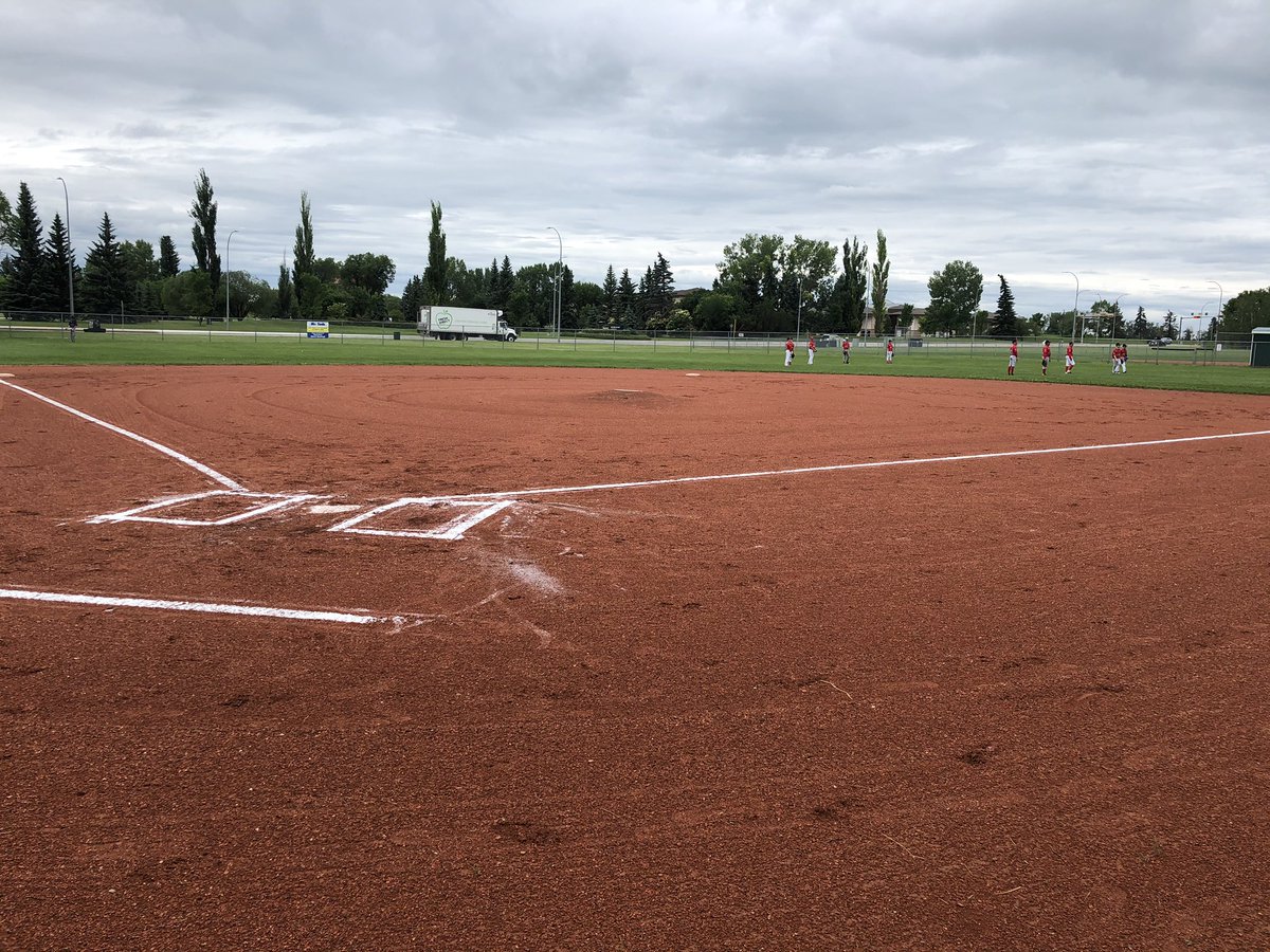 mccullough9's tweet photo. I’m making my umpiring debut this morning! ⚾️ #NoTrainingRequired https://t.co/00J288DTEj