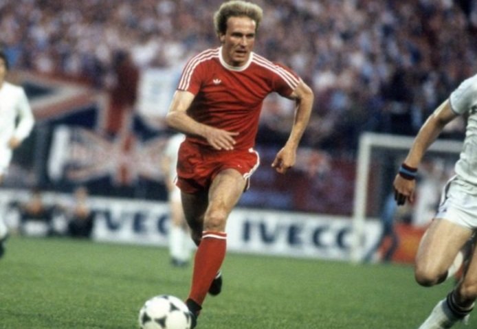 Rummenigge was a very good all-rounded forward. He could play as a lone number 9, as a second striker or anyone in attack really thanks to his immense pace and dribbling ability.