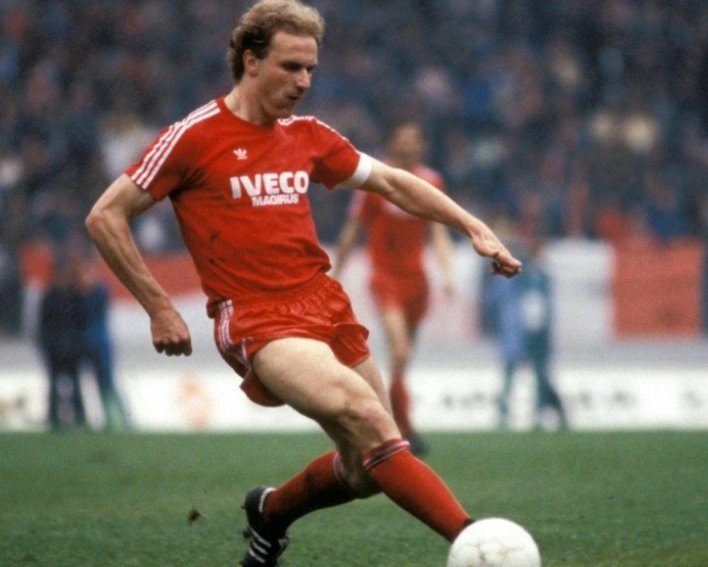 Kalle was ofc a great finisher. A forward with great attacking instincts and an eye for goal, he scored over 200 goals for Bayern in his 10 years in the Bavarian capital.