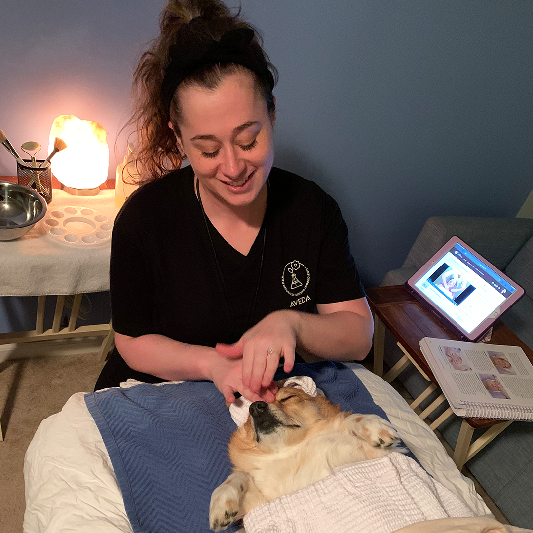 BmoreAveda's tweet photo. 🎓Congratulations Laura, Esthetics/Makeup graduate. Your radiance and smile makes your passion for this industry shine!
#aveda #avedainstitutemd #avedainstitutemaryland #esthetics #esthetician #beautyshool #makeup #avedastylist #distancelearning #avedaproud #AvedaArtist https://t.co/frX8mlj0mW