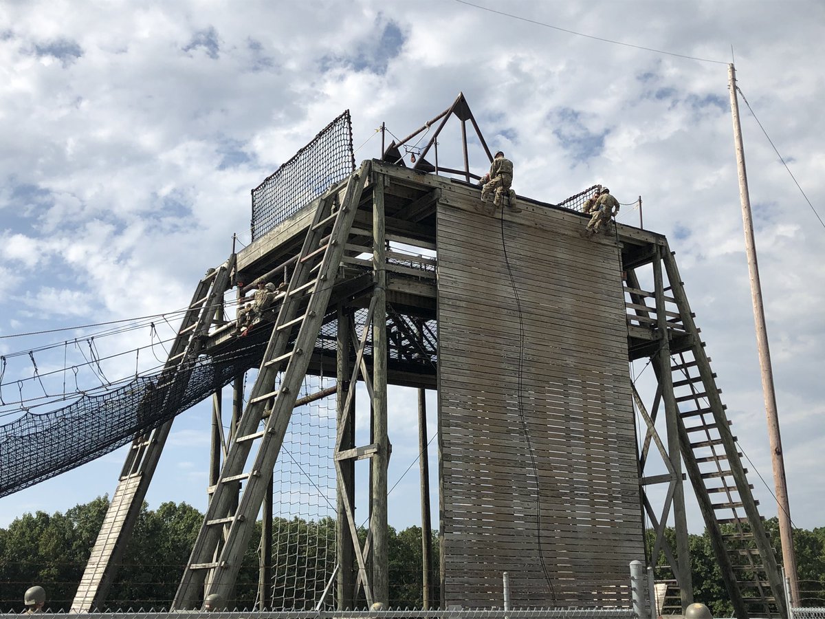 35ENWarriors's tweet photo. A35 Assassins conquering fears at the tower today! #nofearofchallenges @fortleonardwood @knightiiii @EngineerBrigade @USAESHQ @MSCoECG https://t.co/5YGOLFCJUI
