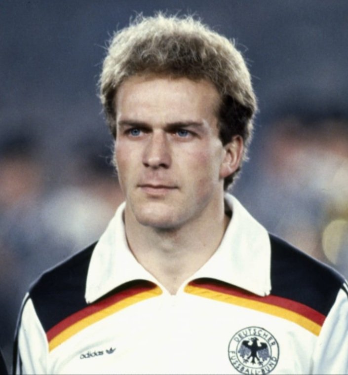 His performances earned him a spot in West Germany's 1978 World Cup team. The reigning champions started well, beating Mexico with KHR scoring twice. Kalle scored again to make it 1-0 vs Austria but his team lost 3-2 and were knocked out.