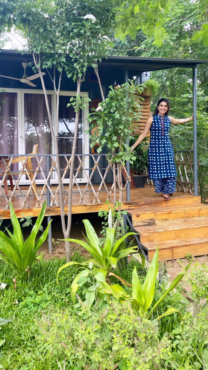 Ragalahari's tweet photo. @Samanthaprabhu2  enjoying herself amidst nature🌴🌳

Hey, pretty lady #Sam you look so beautiful! 😘🥰

#Samantha #WeekendInNature #BeautifulAndPretty #NaturalBeauty #Ragalahari https://t.co/w06WCpZWL4