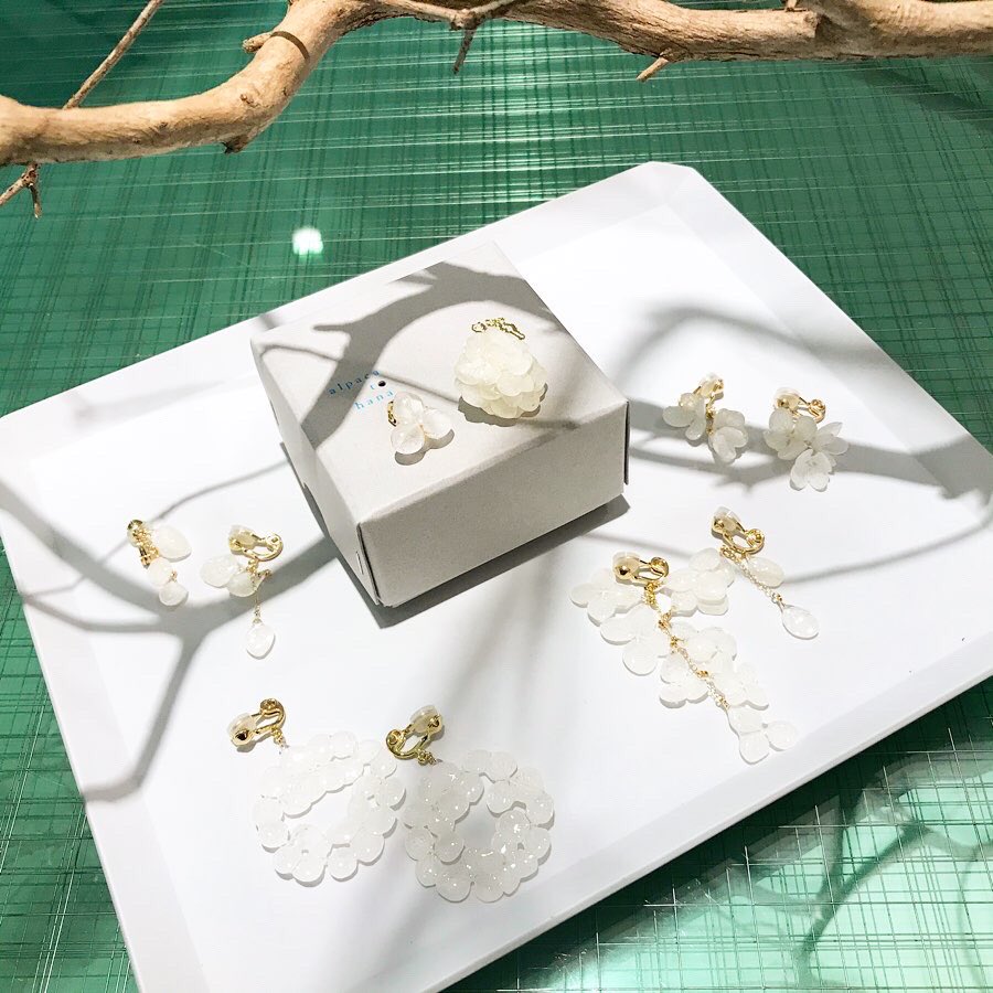 大塚呉服店 神戸 アルパカと花 イヤリング 本物のお花を樹脂で閉じ込めた 繊細で透明感のあるアクセサリー 耳元に揺らめく花びらをお楽しみください 大塚呉服店 神戸 浴衣 アルパカと花 T Co 4z2tbnomxz Twitter