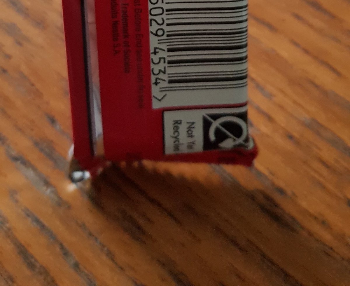 JaclynKitson's tweet photo. @Nestle why are kit kats now in packaging that is not recycled when it used to be paper and foil that could be ??? https://t.co/WSLF4qXkc8
