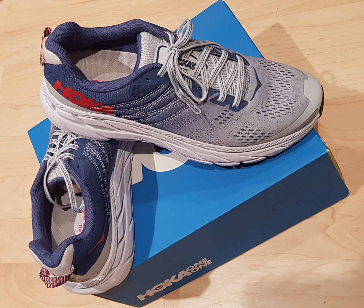 DebC1982's tweet photo. Today was finally #newshoeday away from the mud of the trails for an alternative route on the paths of Salford Quays for this #notparkrunday @HOKAONEONE @parkrunUK #clifton6 https://t.co/kBwaHKwB68