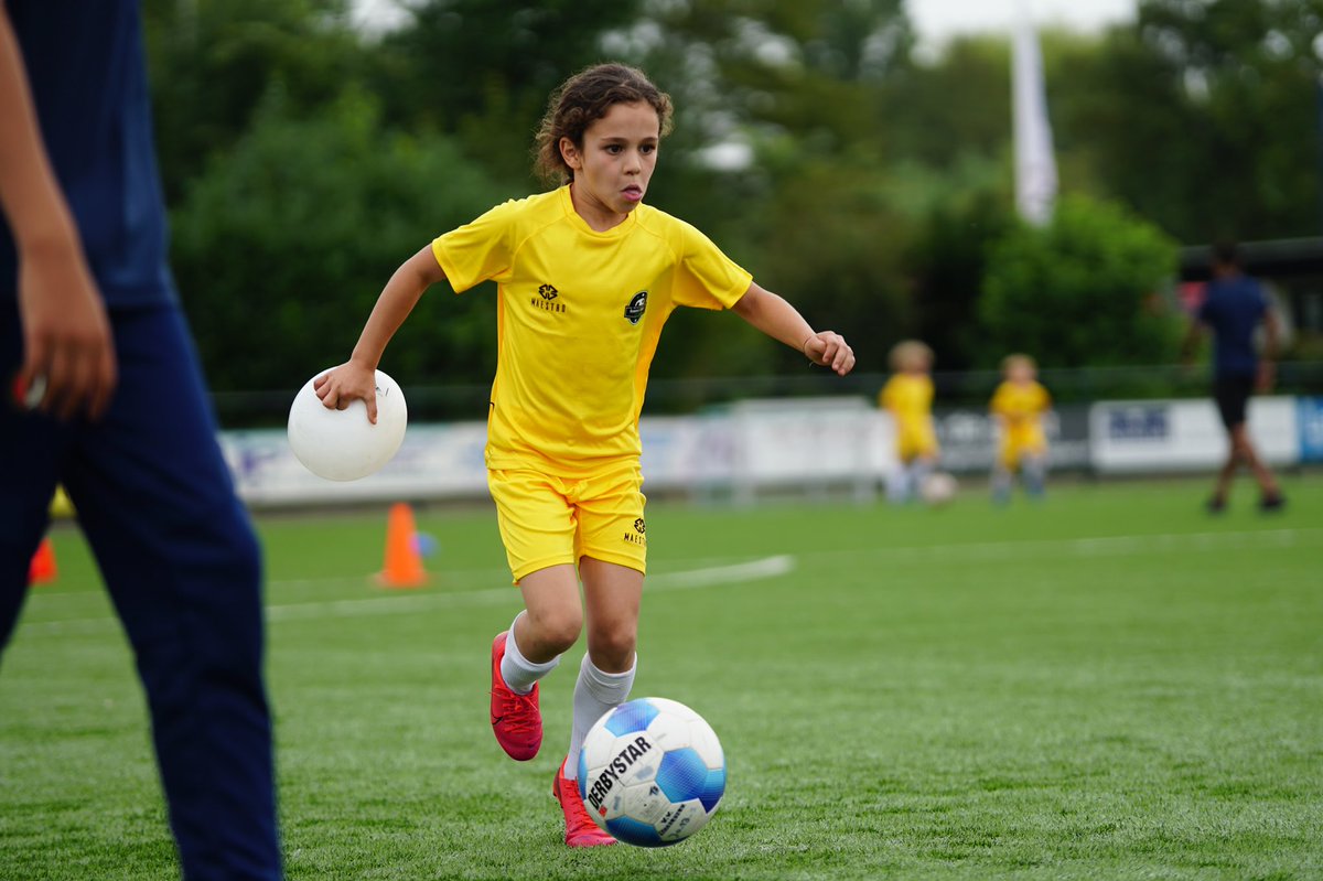 NNF_Sports's tweet photo. Terwijl we volop bezig zijn met de 2e dag van het #Summer #Camp bij @vvLekkerkerk, delen we graag alvast wat foto’s met jullie van de vorige dag. Hiervan volgen, zowel dit weekend als na afloop van het kamp, uiteraard nog veel meer. https://t.co/oers1mna28