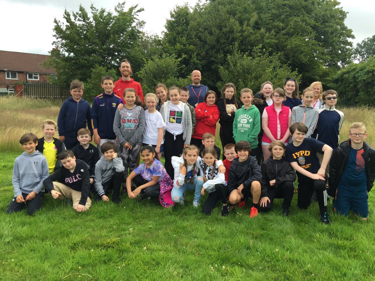 AshKnotty's tweet photo. We do apologise for spamming so many photos of Year 6 but they are just so fantastic! #workingthecamera https://t.co/APxSicnnCK
