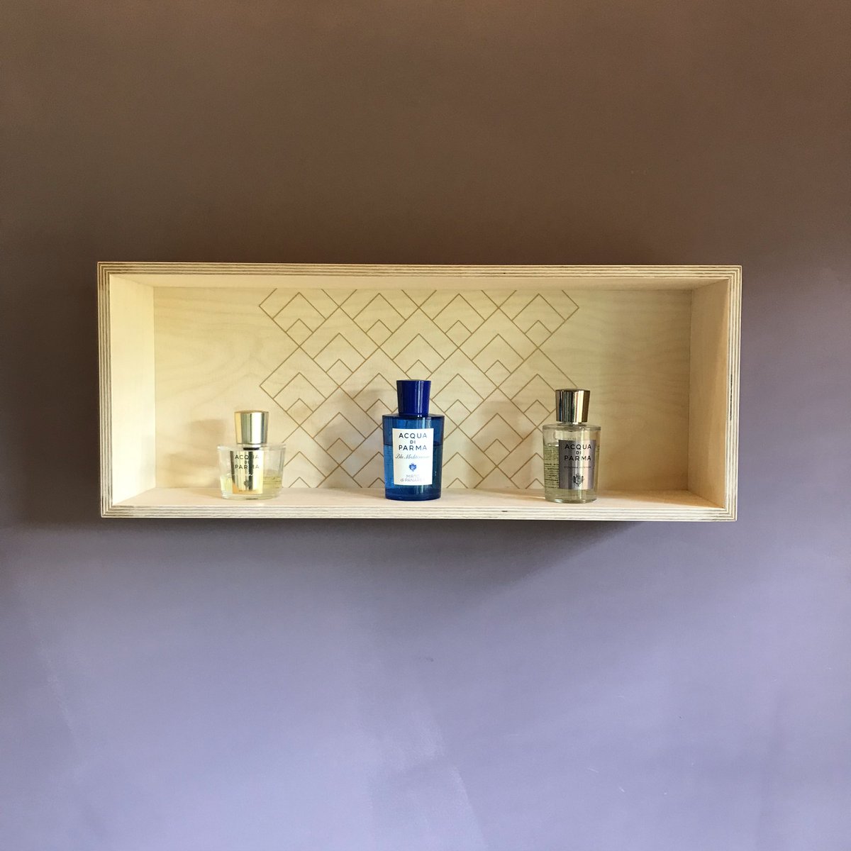 MDesignLiving's tweet photo. Floating wall box with Art Deco print, what will you put in there?
#madeinbritain #supportsmallbusiness #shophandmade #furniture #artdeco #storageidea https://t.co/MrBP4jARux