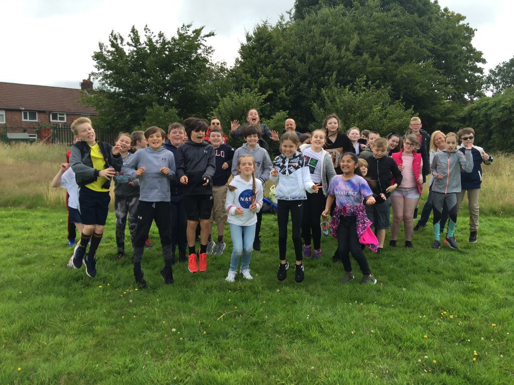 AshKnotty's tweet photo. We do apologise for spamming so many photos of Year 6 but they are just so fantastic! #workingthecamera https://t.co/uEouZumFwy