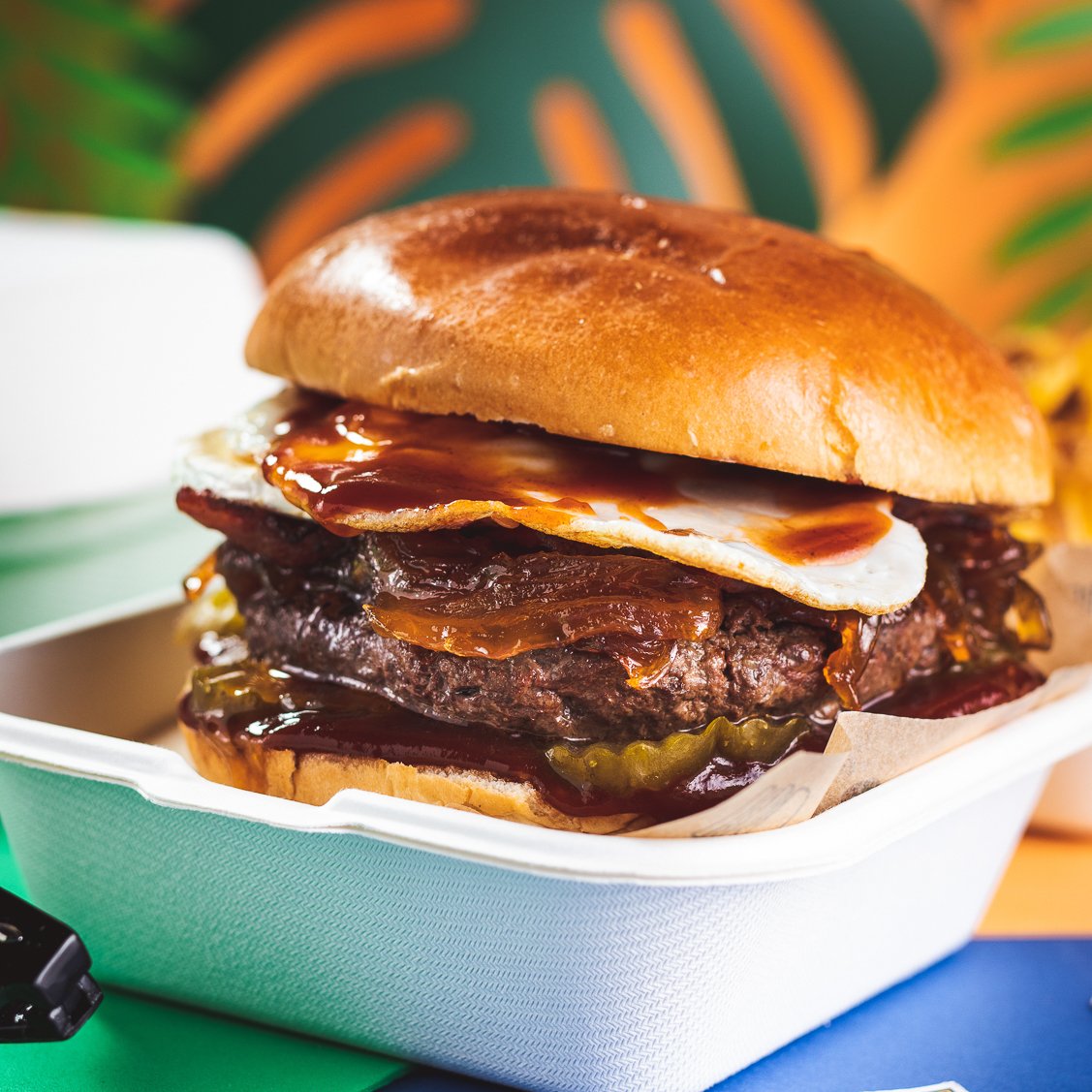 Aún puedes comer desde la comodidad de tu casa con nuestros servicios de take away y de Delivery 🥰🥰🥰🍔🍔🍔.
.
.

#burger #burgerlover #anauco #anaucolovers #anaucoporn #soymuytop #estoyrellenodeamor #tanbuenaporfueracomopordentro #elcariñosenota