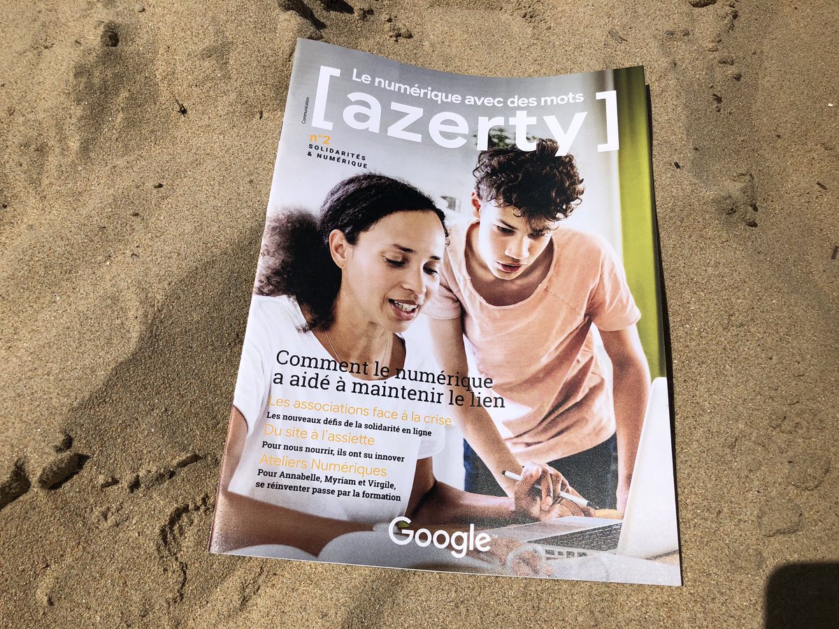 guilhemricavy's tweet photo. Tout numérique qu'il est, @GoogleFR a lancé une publication print, baptisée "Azerty". Du papier. Chez Google. Comme quoi ce support a encore de l'avenir 😊 #printfirst https://t.co/gQSjn1cZBV