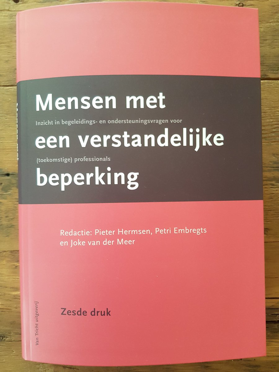 jacdebruijn's tweet photo. Hoofdstuk mogen schrijven en nu op de markt - stevige en sterke bundel kennis voor de opleidingen! Dank #PieterHermsen #PetriEmbregts en #JokevanderMeer nu in de winkel https://t.co/se9pSU8w31 (en bij mij op tafel 😉) https://t.co/KO5AmFKDtL