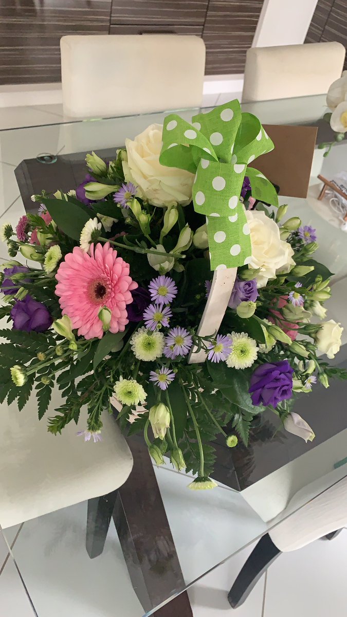 ewinsurance's tweet photo. A huge thank you to @HoughtonlesprGC for the beautiful flowers today for the @ewinsurance open. Good luck to everyone playing and we hope the weather improves for you! ☀️ https://t.co/TQBumaI4VM