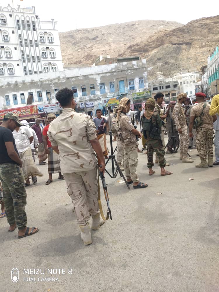 قوات النخبه تملى الساحه الان وتحميها