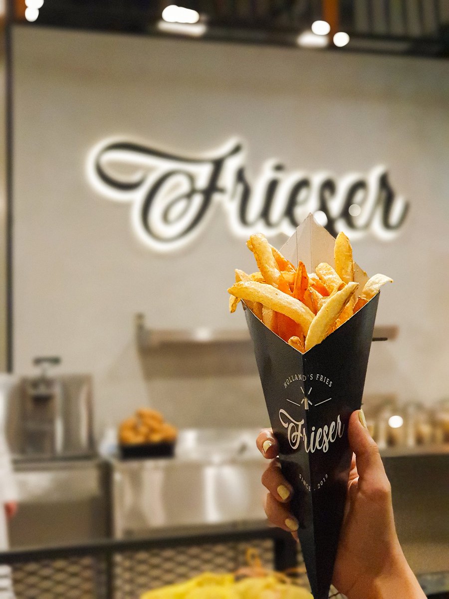 weloveriyadh2's tweet photo. فرايزر 🍟
عشاق الفرايز هنا مكانكم 😭♥️
بس يقدمون فرايز 
حاليا افتتاح تجريبي من الساعه ٧ المساء
البطاطس لذيييييييذ وعندهم خيارات لصوصات 
ضروري تجربونه 
لا يوجد جلسات 
الموقع📍: مجمع حطين سكوير https://t.co/MpAlVxxX8Z