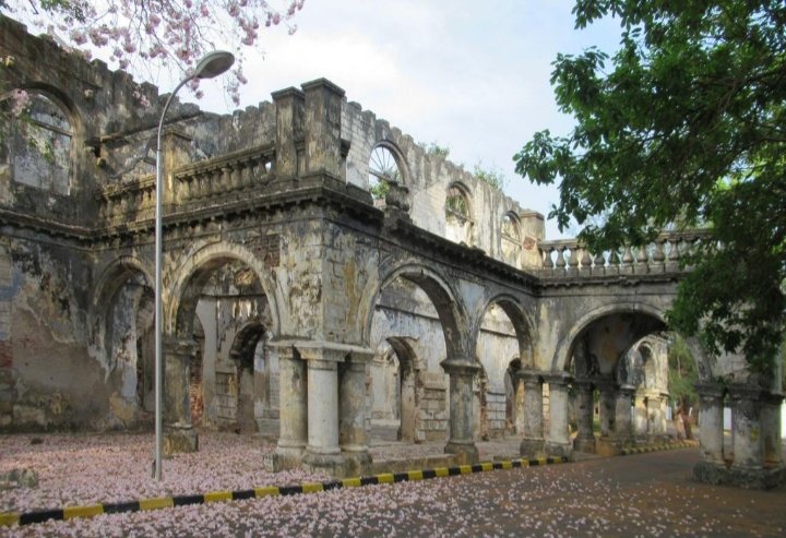 tropical_ceylon's tweet photo. British Government Agent Percival Ackland Dyke that bought the 27-acre property and commissioned the building of an administrative center.The administrative center became Jaffna Kachcheri, now known as the Old Kachcheri.#jaffna #oldkachcheri #kachcheri #northernsrilanka https://t.co/ImdVT3veAW