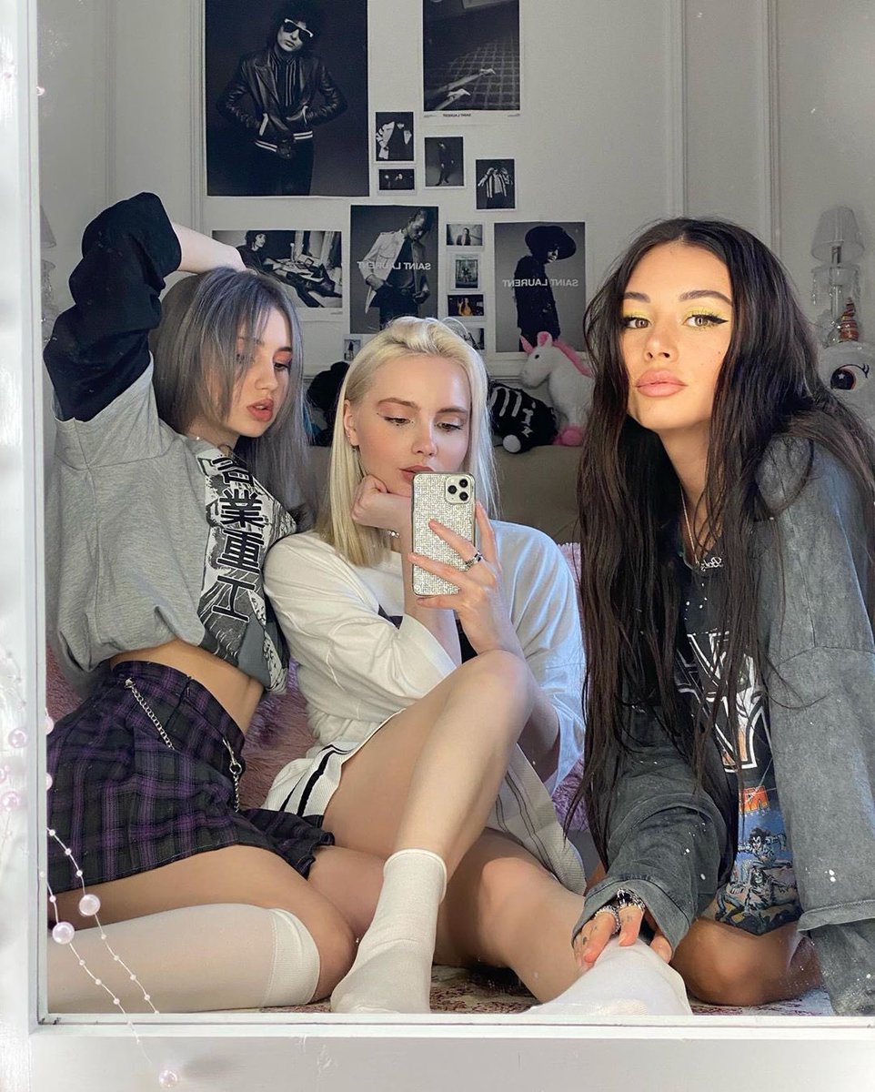 vicharykova's tweet photo. С кошками моими ♥️🤤 https://t.co/6xu2Jk2xIx