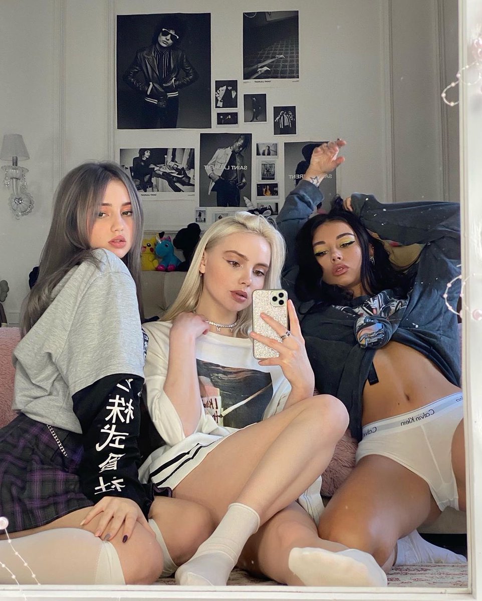 vicharykova's tweet photo. С кошками моими ♥️🤤 https://t.co/6xu2Jk2xIx