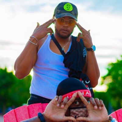 FFam90's tweet photo. #NewProfilePic https://t.co/DgH2gnA8Rt