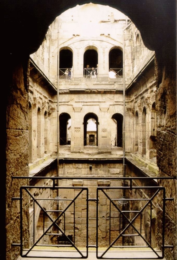 ArchiAdvisor's tweet photo. RT @HawkeJon: The #architecture of an #Empire on the defensive, massive and defiant, combining civil and military elements. The Porta Nigra in #Trier, imperial capital of #Constantius in the West.
#RomanEmpire
#RomanArchaeology
#Archaeology
#Roman #Mi… https://t.co/WOF5PRL7Yd