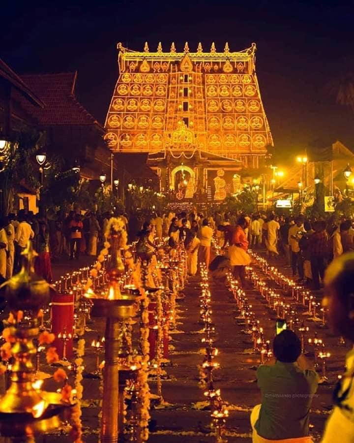 Do you know the History of the Struggle & Bravery of the Warriors who Saved  #Padmanabhaswamytemple The World’s richest Temple Was always the Target of Greedy Tyrant Non Hindu Rulers.This view is from the Very famous Araatu Annual Festival procession 1/3  @chitranayal09