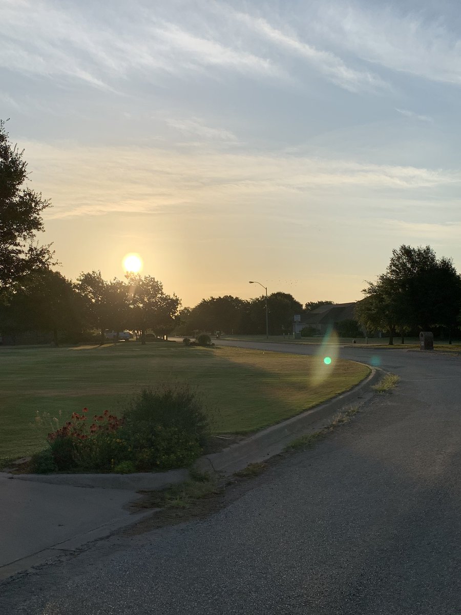 LathesTowns's tweet photo. #PerfectCreator can only separate the darkness from the light! ~Genesis 1:4 #Wow #SaturdaySunshine #ChristBlessed #NoExplainationNeeded https://t.co/A99m8TZon8