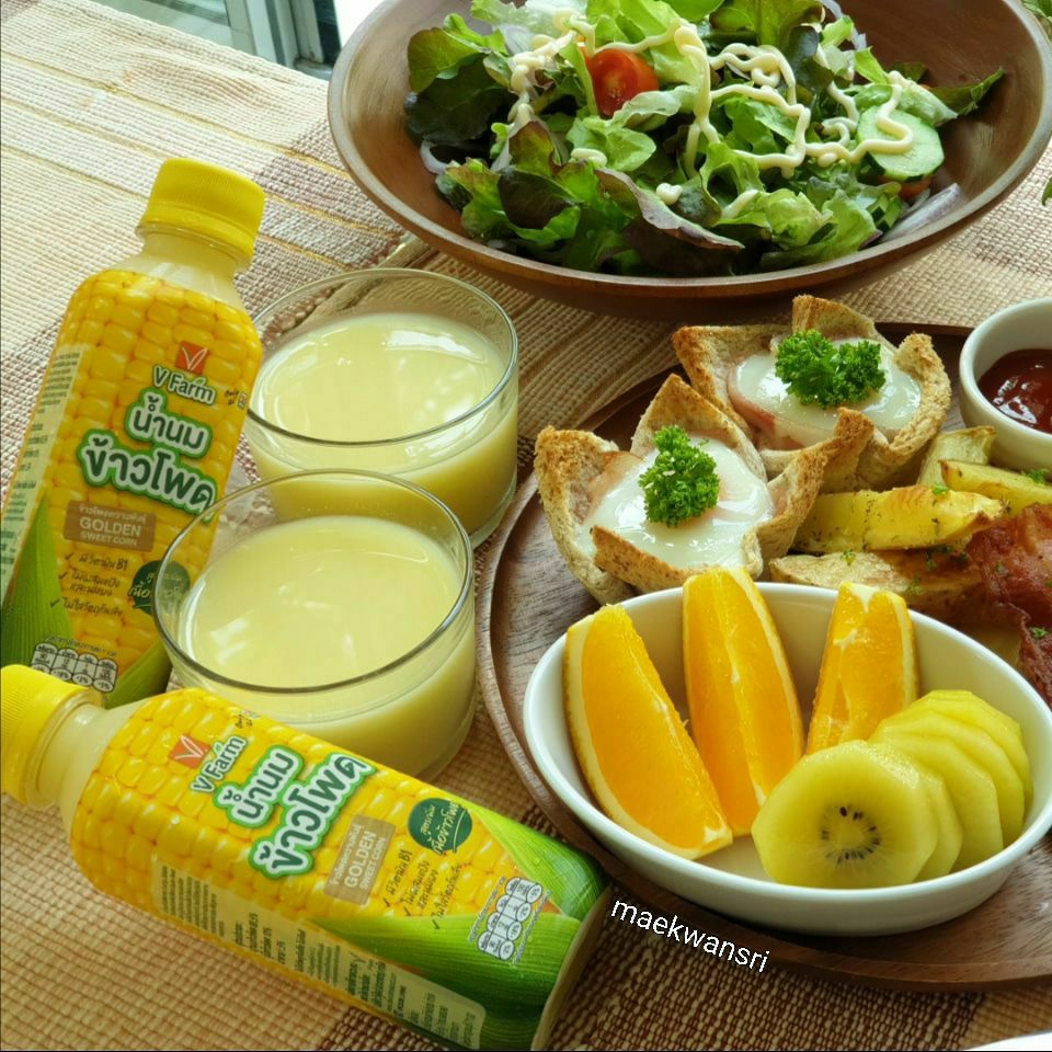 KwansriR's tweet photo. 🌞กินอาหารเช้าทุกวัน ดีต่อสุขภาพนะจ๊ะ มื้อนี้จัดมาครบ 5หมู่ ขนมปังอบไข่เบคอน🍳มันฝรั่งอบ,สล���ด,ผลไม้🌽นมข้าวโพด วี ฟาร์มสูตรใหม่ ไม่หวานเกินไป มีเนื้อข้าวโพดให้เคี้ยวกรุบๆ อิ่มอร่อยเติมพลังได้ทั้งวัน พิกัดซื้อ 7-11จ้า #อร่อยแน่แม่ขวัญศรี #น้ำนมข้าวโพดวีฟาร์ม #ไม่มีช่องว่างให้หายใจ https://t.co/6NfyBIZYB1